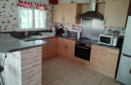 Villeloup House | Homerez - Spacious house in Villeloup with garden of 150 m²