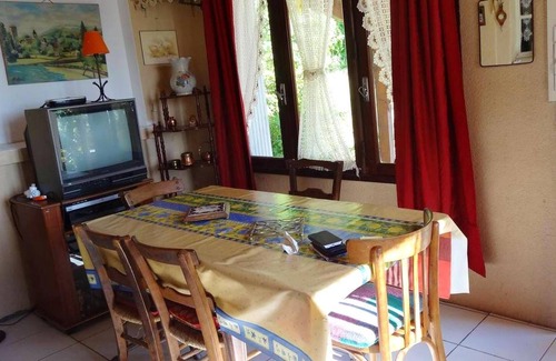 Teyssieu House | Homerez - Spacious house for 7 ppl. with garden and terrace at Teyssieu