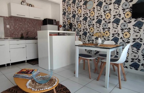 Saint-Cyprien Plage Apartment | Homerez - Studio Saint-Cyprien, garden view