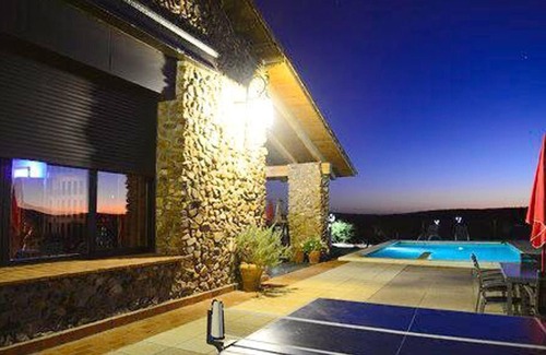 Fernan Caballero Villa | Homerez - Villa for 10 ppl. with swimming-pool and garden at Fernán Caballero