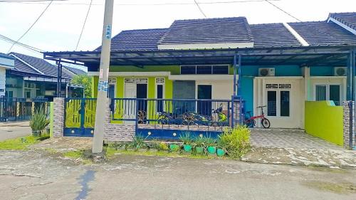 Palembang House | Homestay c1 lavender