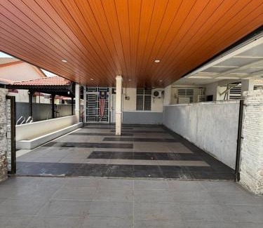 Kepala Batas House | Homestay D'Putra Bertam - Homestay Kolam Bajet