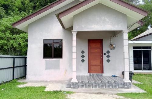 Kuala Terengganu House | Homestay Idaman B B with 2 room aircond 2 Quen Bed and Not Sharing Room -Privacy