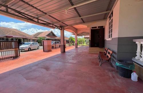 Bukit Besar House | HOMESTAY IZHAN BANDAR KUALA TERENGGANU