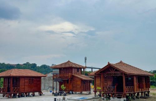 Dato Abu Bakar Baginda Resort | HOMESTAY KAYU