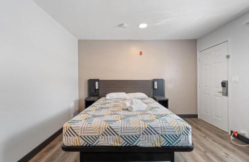 Bellview Cabin | HomeStay Lodge Pensacola West - NAS