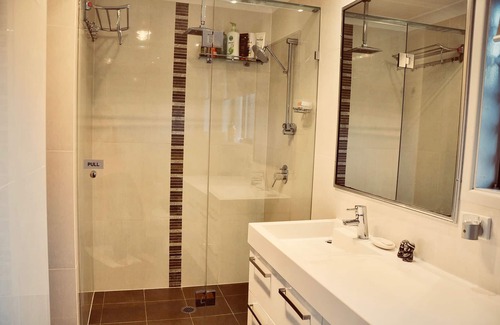 Robina Bed & Breakfast | Homestay near by Bond University/Palmer golf course