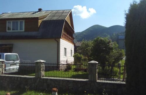 Tatariv House | Homestay Opryshky