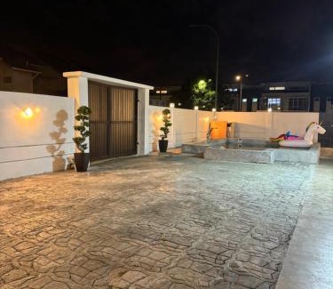 Pelabuhan Klang Villa | Homestay Pool Villa Andora
