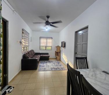 Kampung Gudang Rasau House | Homestay Sarah Ali Kuantan 3BEDROOM 2WASHROOM SELESA,BERSIH & LUAS