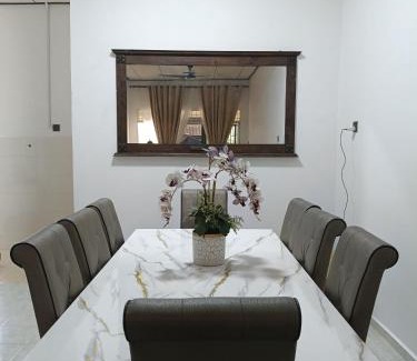 Kampung Sura House | Homestay Teratak Adamia