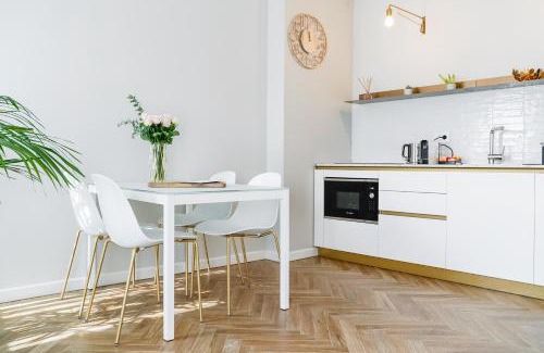 San Zeno Apartment | HomeThirtyFour