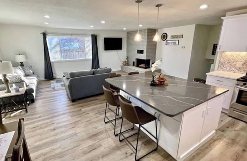 Mountain Home House | Hometown USA With Hot Tub and Fully Renovated