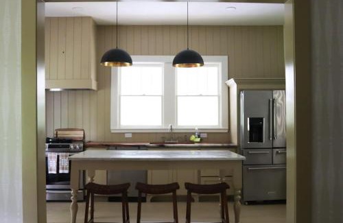 Sand Ridge House | Homewood Historic Getaway