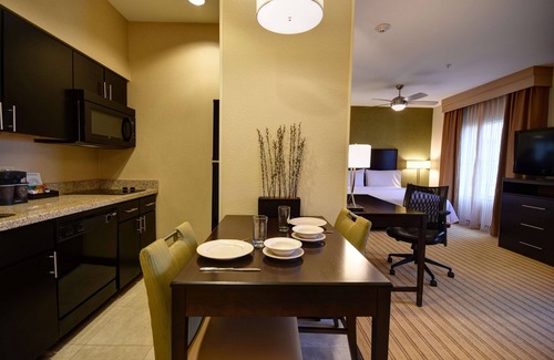 Fort Worth Hotel | Homewood Suites by Hilton Fort Worth West at Cityview, TX