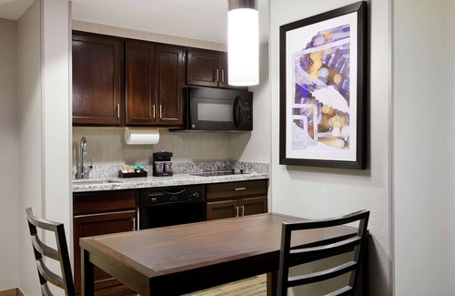 Champaign Hotel | Homewood Suites by Hilton Champaign-Urbana