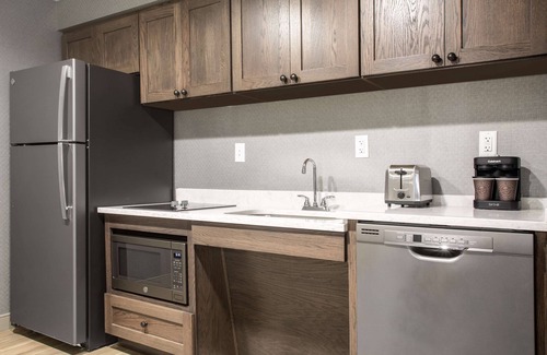 Salina Hotel | Homewood Suites by Hilton Salina Downtown