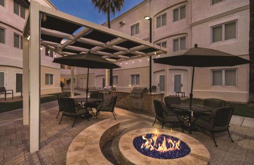Tucson Hotel | Homewood Suites Tucson St. Philip's Plaza University