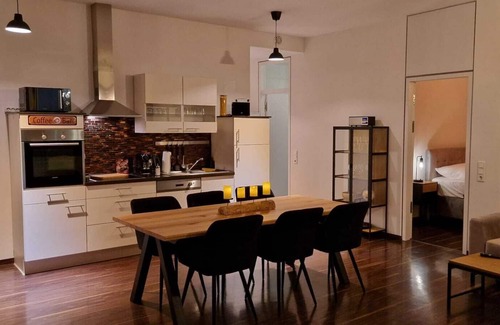 Nord-Mitte Apartment | Homey Apartments Harbour Suite - Parking, 2 Bathrooms, Elevator, City