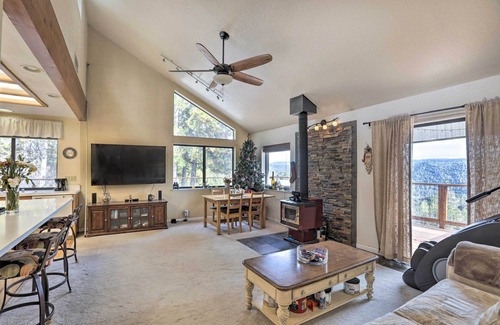 Colfax Apartment | Homey Colfax Getaway w/Private Hot Tub!