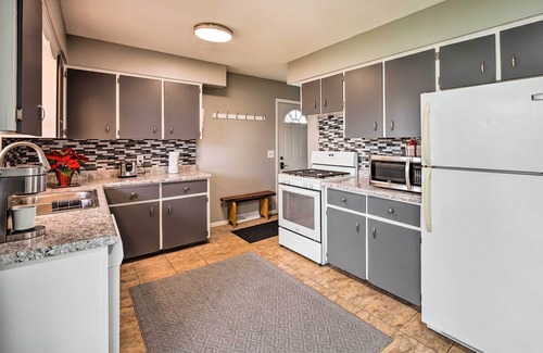 Jenison Apartment | Homey Duplex - 10 Mi to Downtown Grand Rapids!