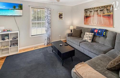 Guntersville Apartment | Homey Townhouse Near Lake & Sports Complex