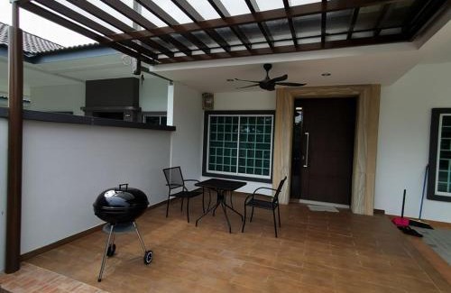 Miri House | Homezstay Permyjaya Miri