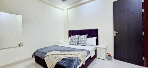 Vasundhara Apartment | Homlee-Vasundhara 3BHK Flat- kitchen-Parking-Lift