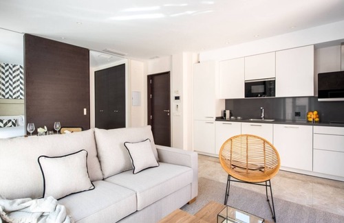 Encarnacion-Regina Apartment | Hommyhome Vera Cruz 201
