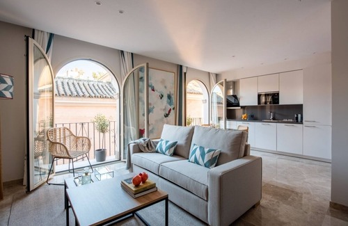 Encarnacion-Regina Apartment | Hommyhome Vera Cruz 202