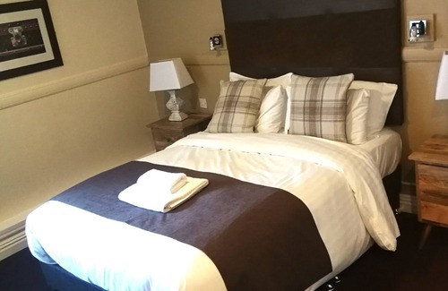 Croxdale Hotel | Honest Lawyer Hotel