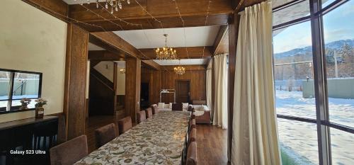 Medeu District Villa | Honey Apartments Almaty