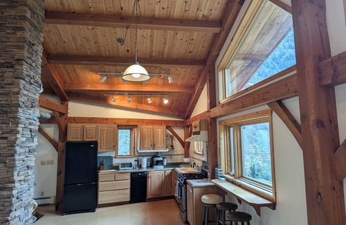 Shalalth House | Honey House