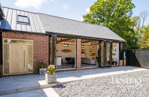 Tring House | Honeybee Barn - Stunning 4-Bed Rural Paradise