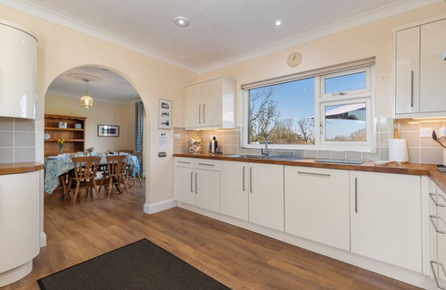 Kilgetty Cottage | Honeyfield Lodge - Spacious Cottage, Rural Views