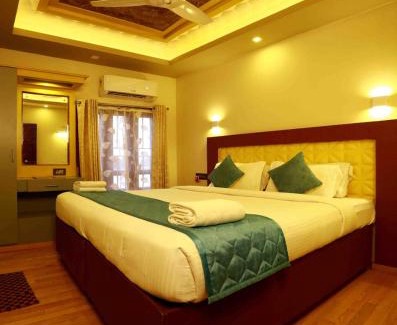 Alappuzha Boat Rental | Honeymoon Boathouse