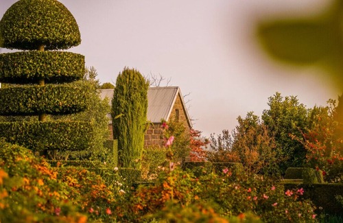 Kyneton House | Honeysuckle Barn and Garden in Kyneton