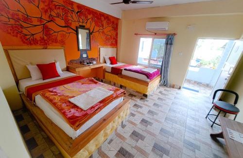 Sauraha Hotel | Hong Qi Hotel