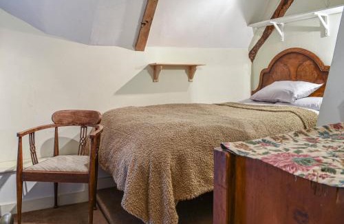 Alton Barnes House | Hoopers Farmhouse - Uk36307