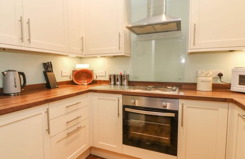 Sittingbourne Cottage | HOP HOUSE, family friendly, luxury holiday cottage in Oad Street