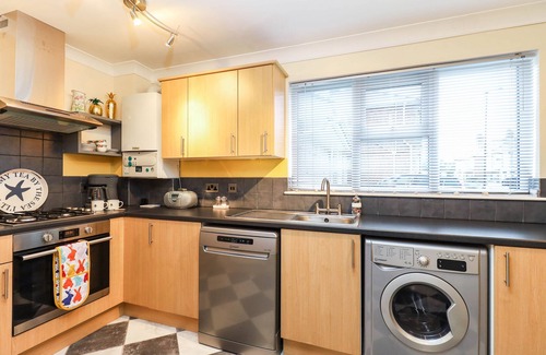 East Cowes House | Hope House is a modern 3 bedroom town house located in the town of East Cowes.