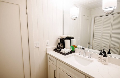 Hope Town Resort | Hope Town Inn & Marina
