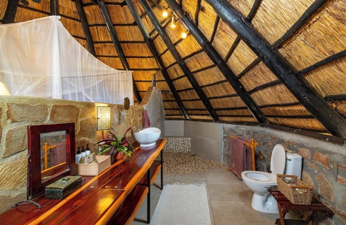 Kariba Cabin | Hornbill Lodge