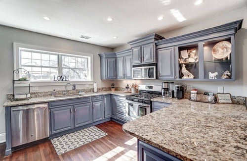 Loveland House | Horse Ranch - Sleeps 10 - Hot Tub!