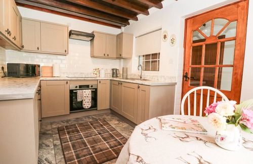 South Cave Cottage | HORSESHOE COTTAGE, romantic, character holiday cottage in South Cave
