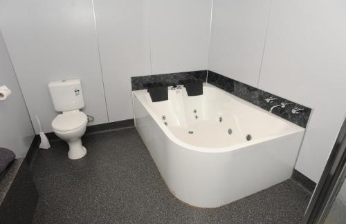 Horsham Hotel | Horsham Mid City Court Motel