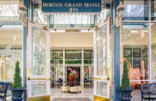 Pacific Terrace Hotel | Horton Grand Hotel