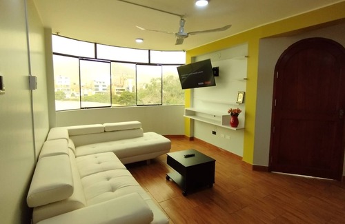 Los Olivos Hotel | Hospedaje Huaca Palmeras