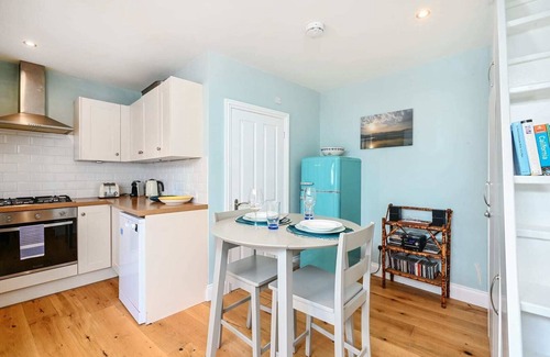 Rottingdean House | Host & Stay | Blue Bolthole on Vicarage Lane