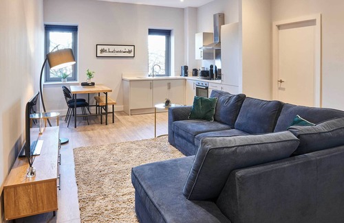Crosby Apartment | Host & Stay | Mariposa Waterloo